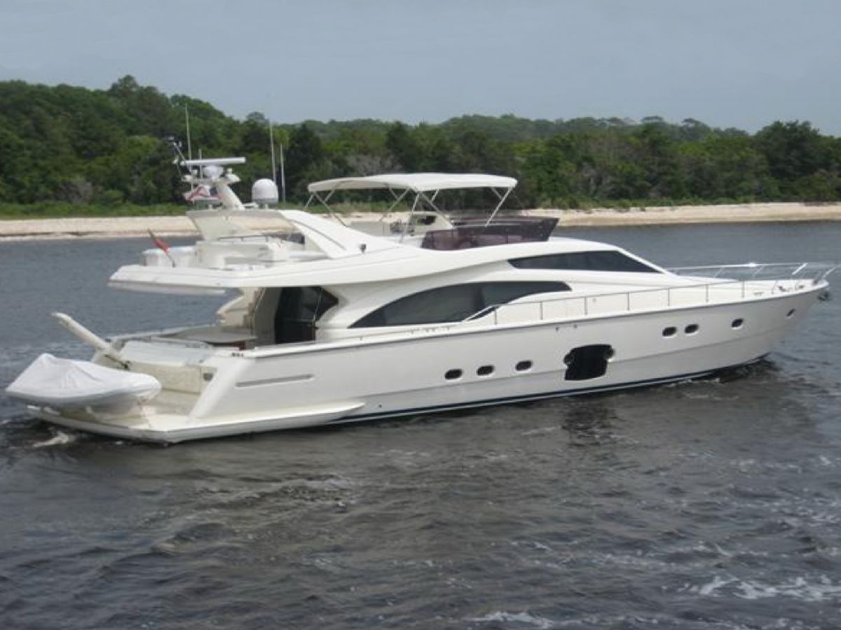 Ferretti 681