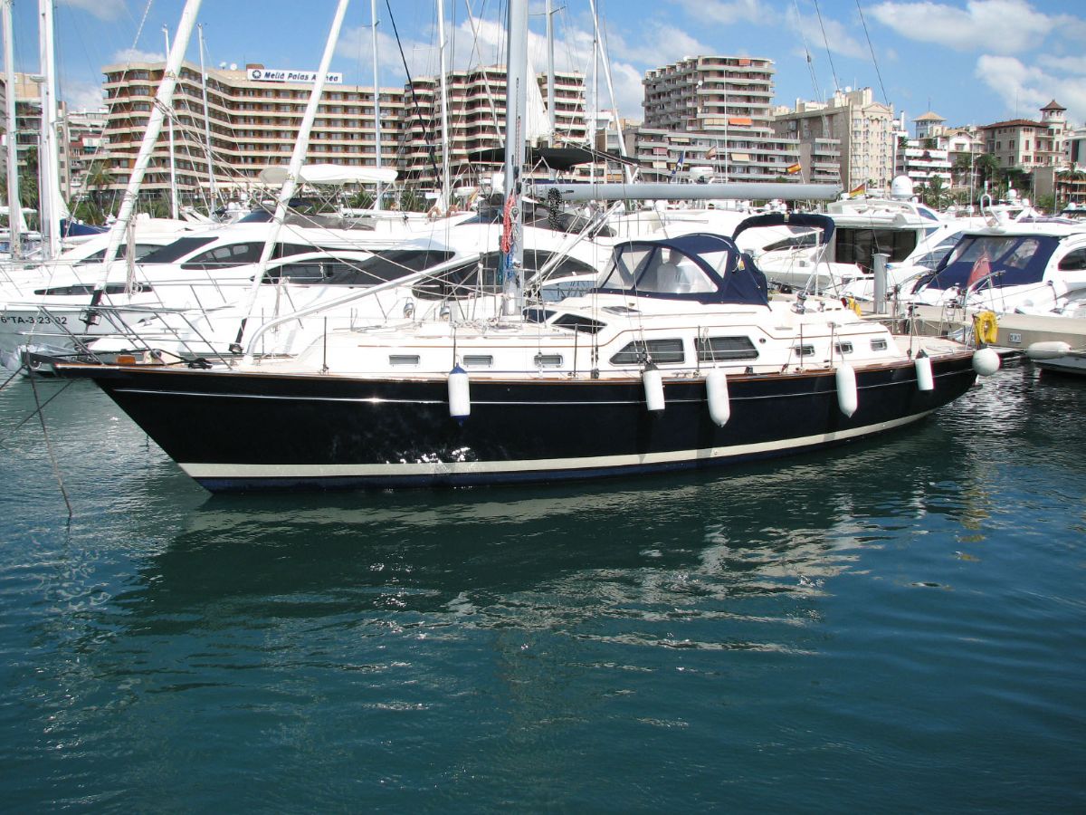 Island Packet 465