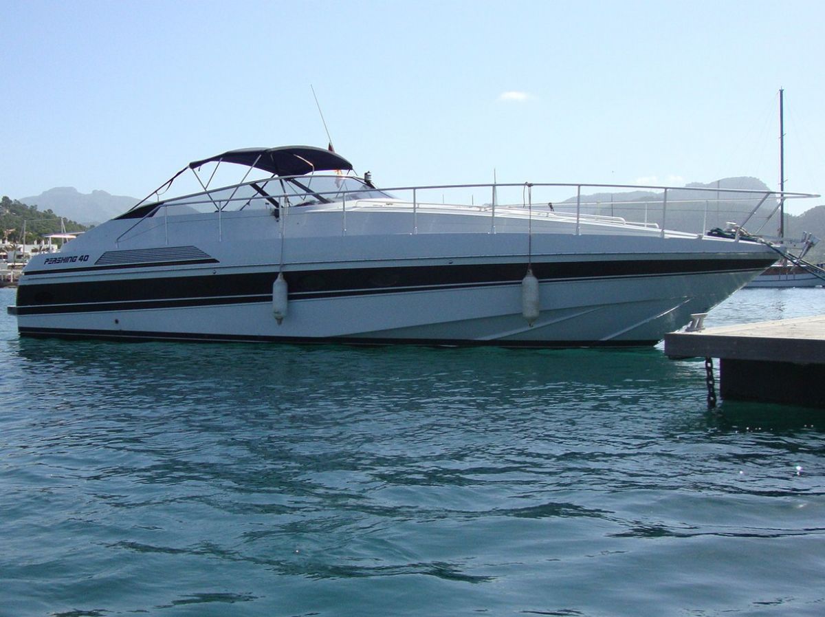Pershing 40