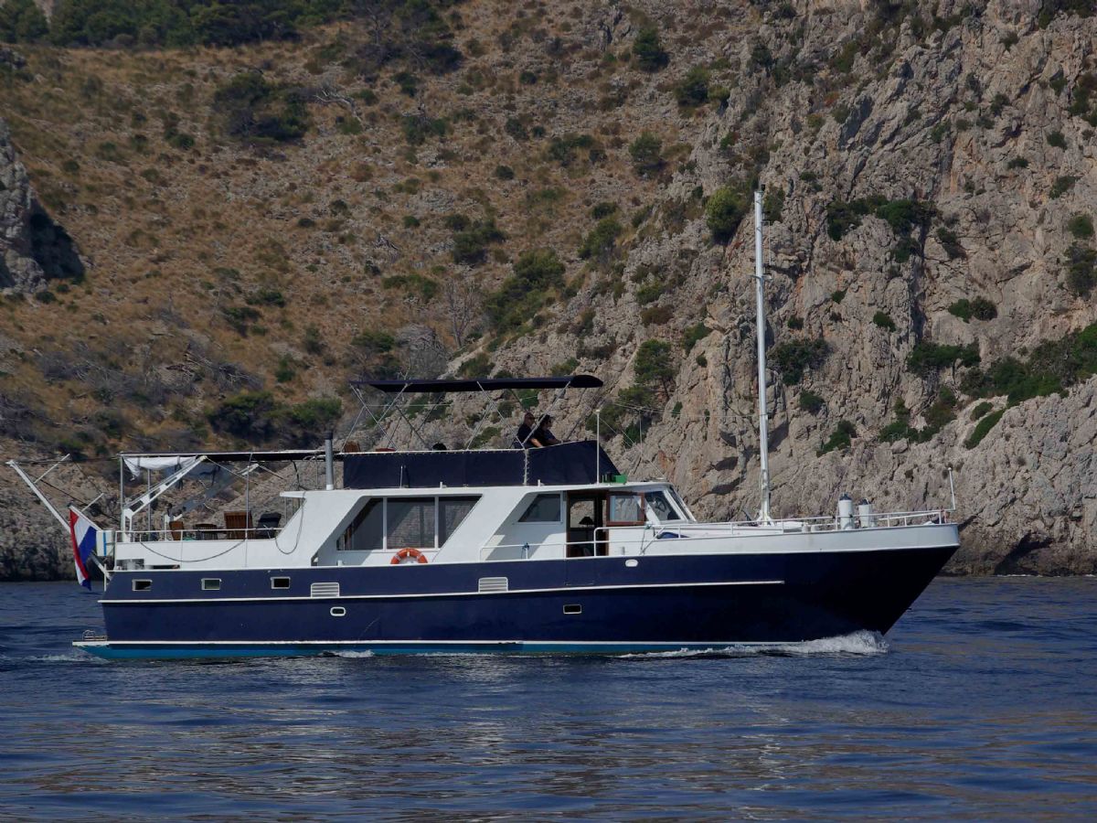 Twin Screw Dutch Steel Motor Cruiser