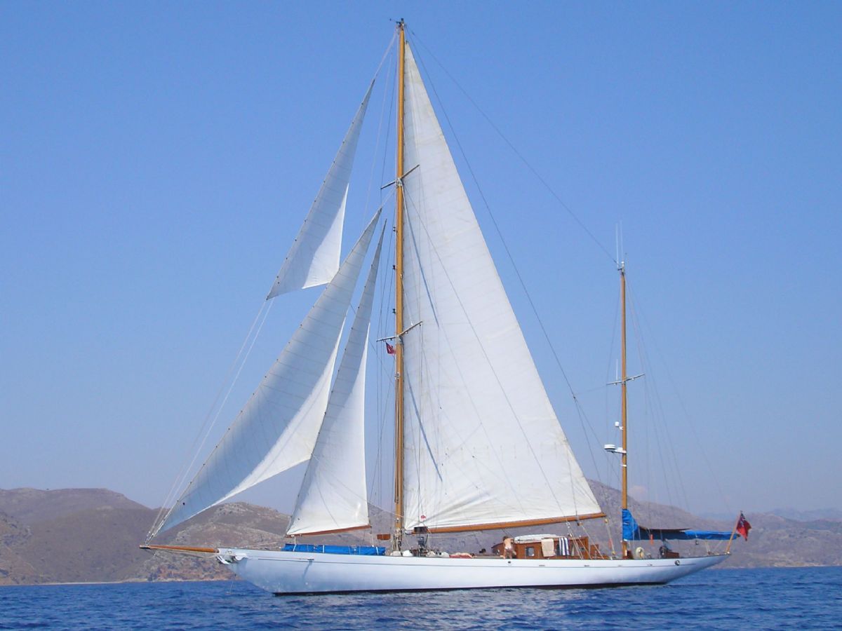 Camper & Nicholsons Classic, Sail Yacht